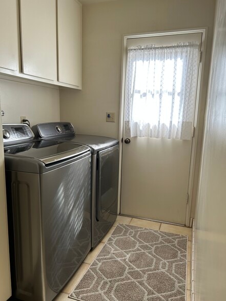 Laundry area - 14676 Deervale Pl