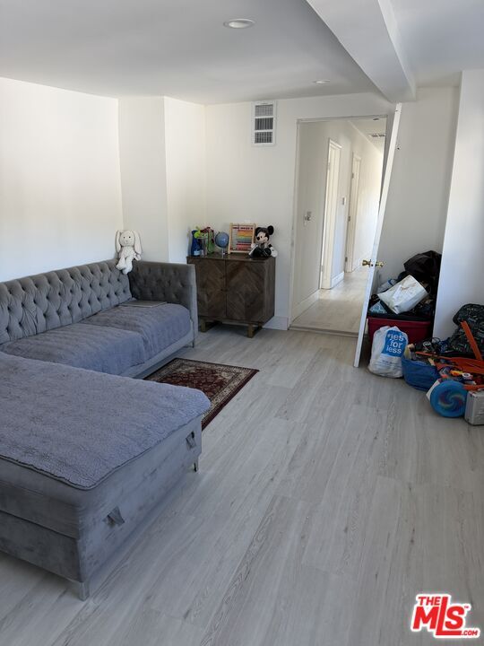 Building Photo - 10354 Oro Vista Ave