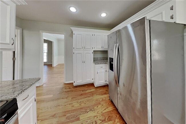 Building Photo - 210 Weatherstone Pkwy