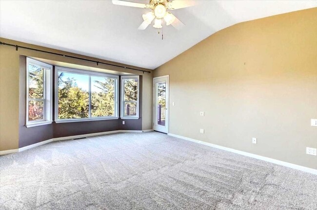 Building Photo - Golf Course 3/2 home in Lake Wildwood, Pen...