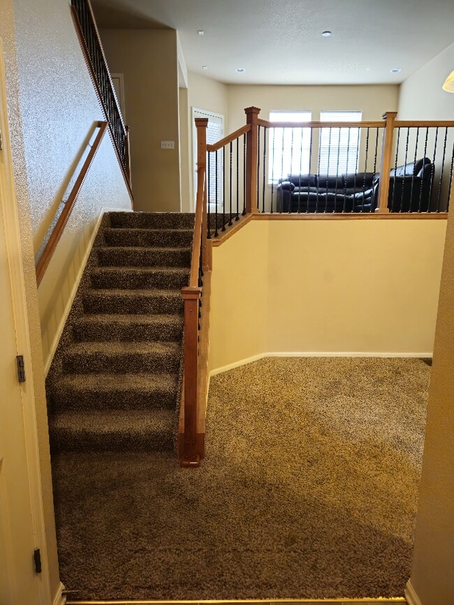 Building Photo - 2013 Squawbush Ridge Grv