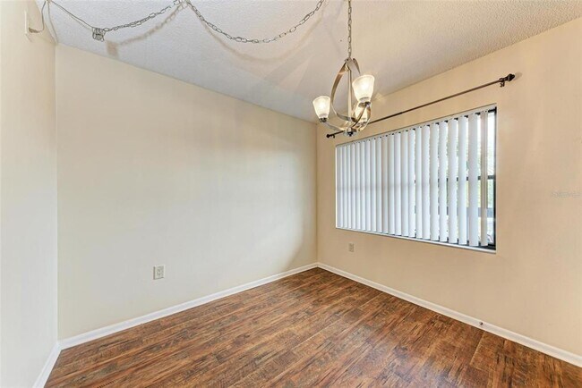 Building Photo - 305 30th Ave W