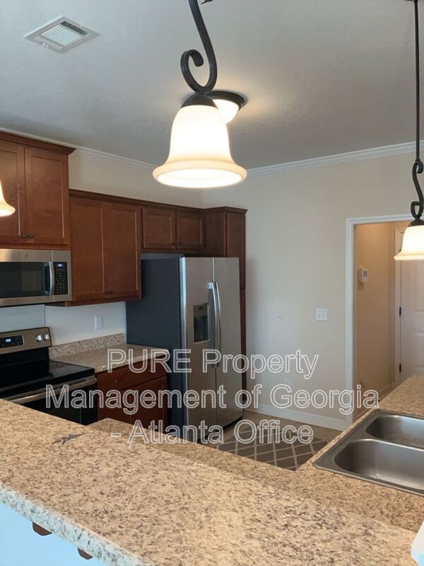 Building Photo - 1650 Tralee Ct