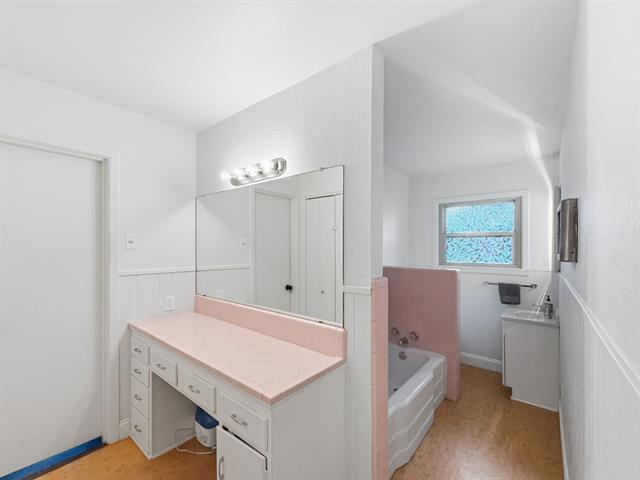 Building Photo - 2137 Lenamon Dr