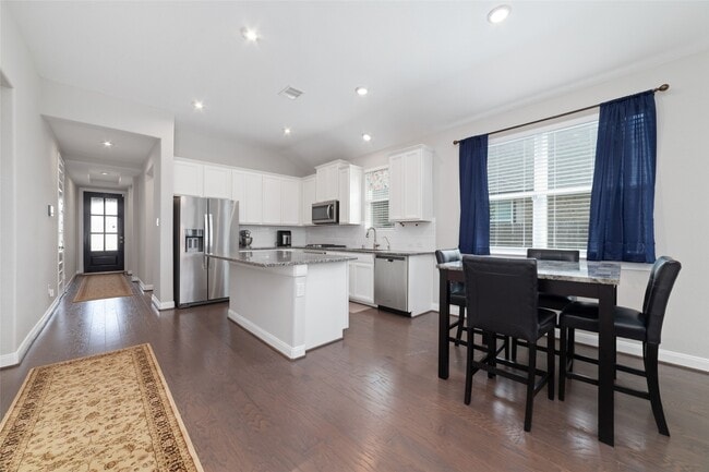 Building Photo - 24707 Harbor Terrace Ln