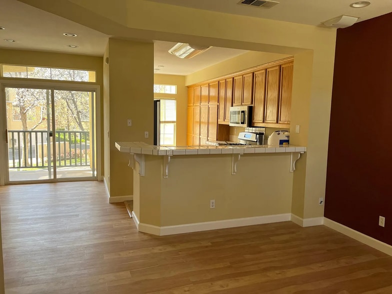 Building Photo - 3586 Fitzsimmons Cmn