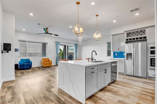 Building Photo - 318 Wind Poppy St