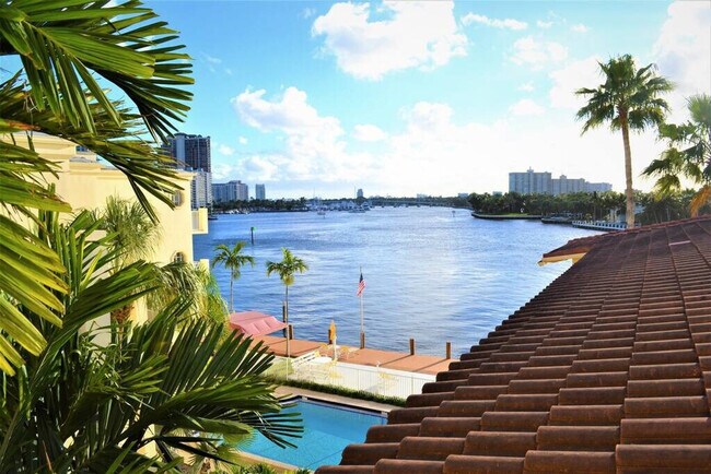 Building Photo - 2908 Bayshore Dr