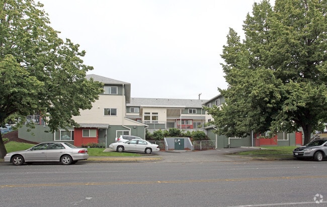 Building Photo - Catalina Apartments