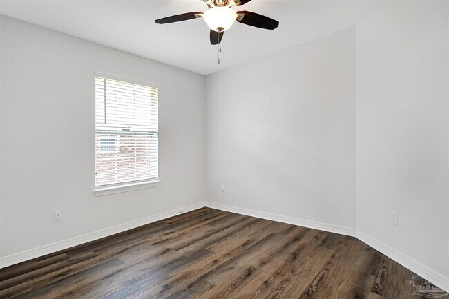 Building Photo - 28 Easton St