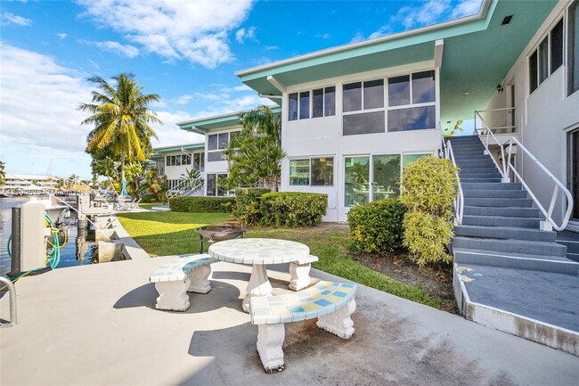 Building Photo - 180 Isle of Venice Dr