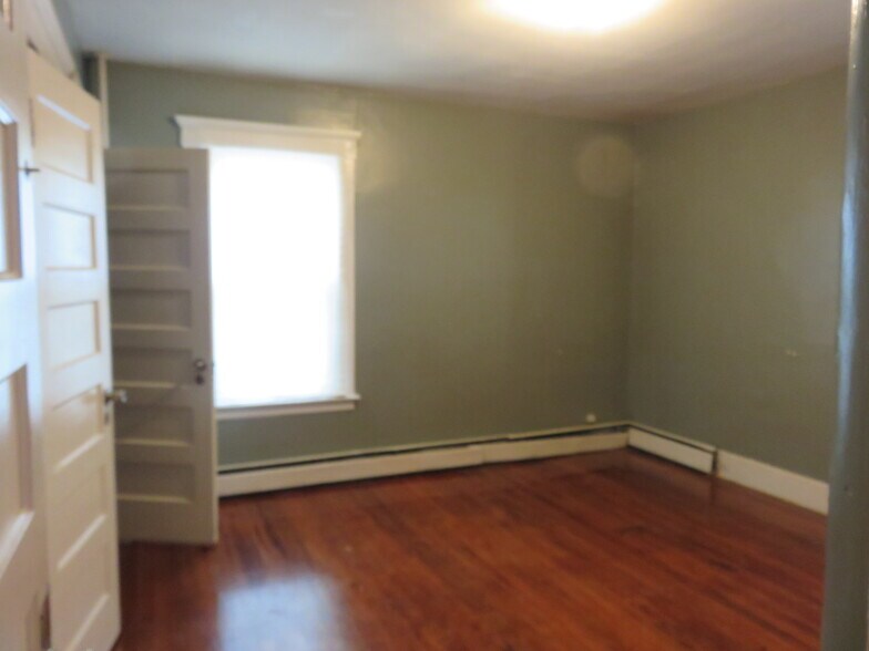 Building Photo - 379 Winthrop Ave