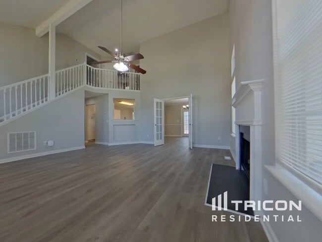 Building Photo - 1105 Glendevon Cir