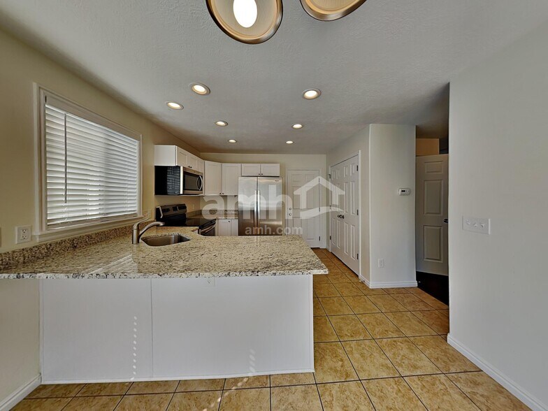 Building Photo - 154 Crystal Bay Dr