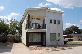 Building Photo - 806 Nimitz St