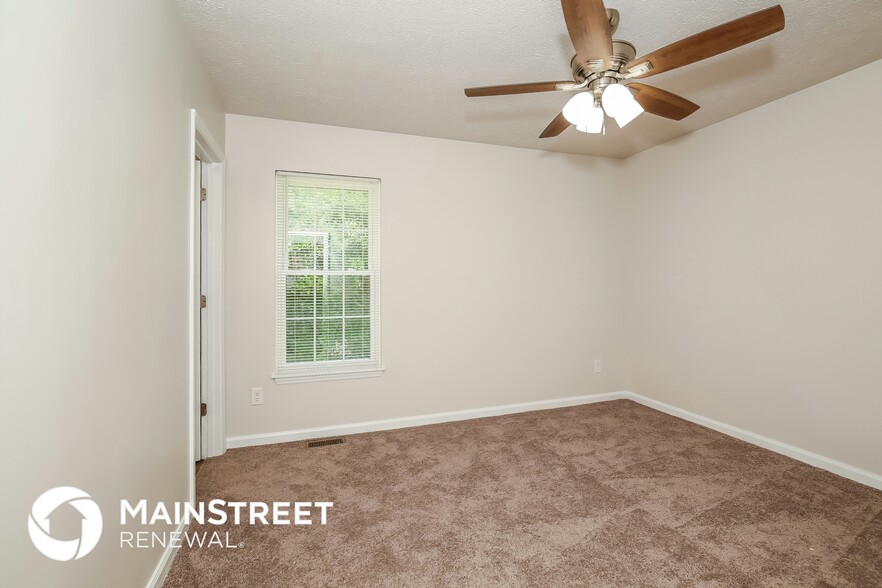 Building Photo - 821 Dogwood Cir