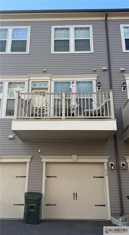 Building Photo - 13 Sternadori Rd