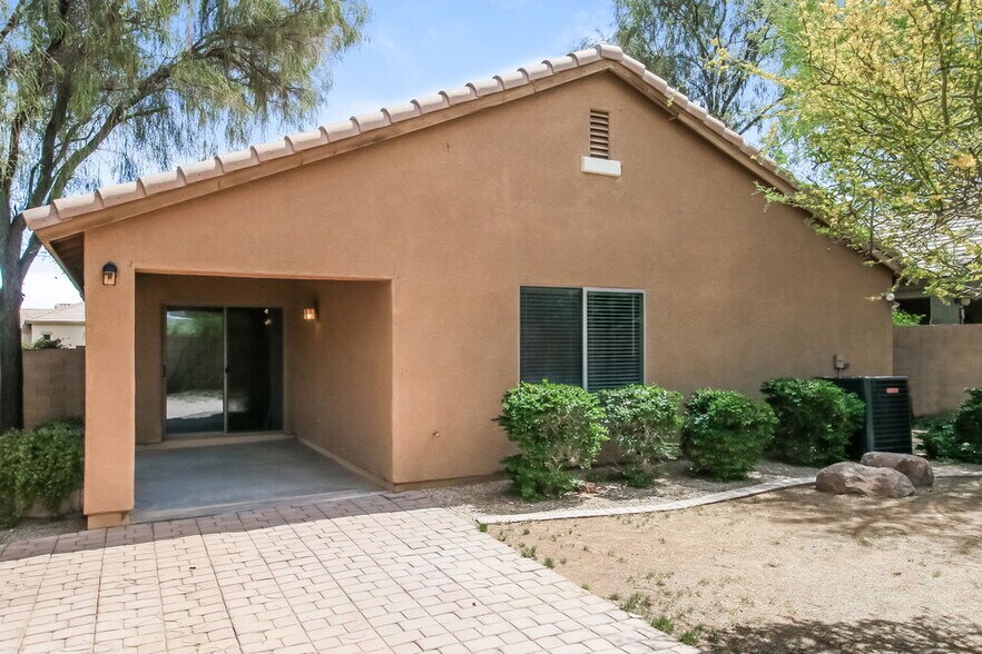 Building Photo - 32830 N Sandstone Dr