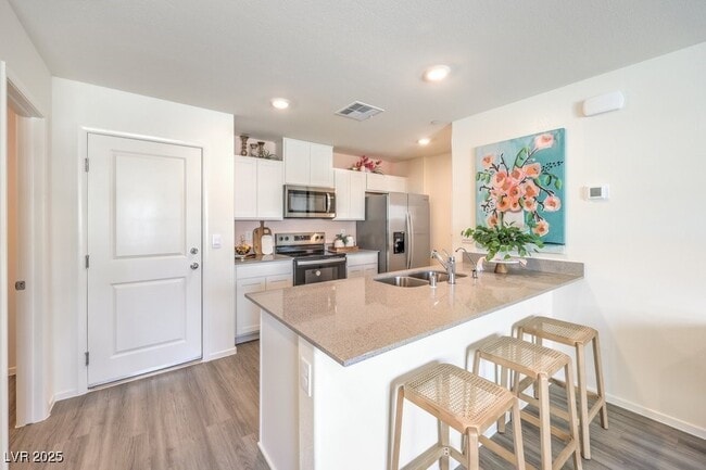 Building Photo - 4966 Fern Mesa Ave