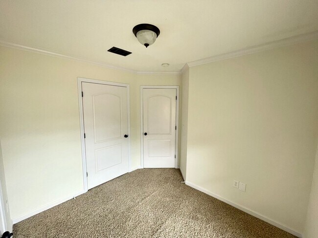 Building Photo - 111 Stapleton Dr