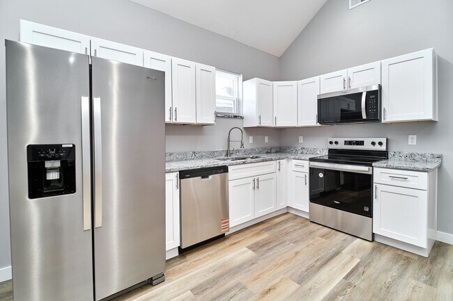 Building Photo - 415 Dequincy St