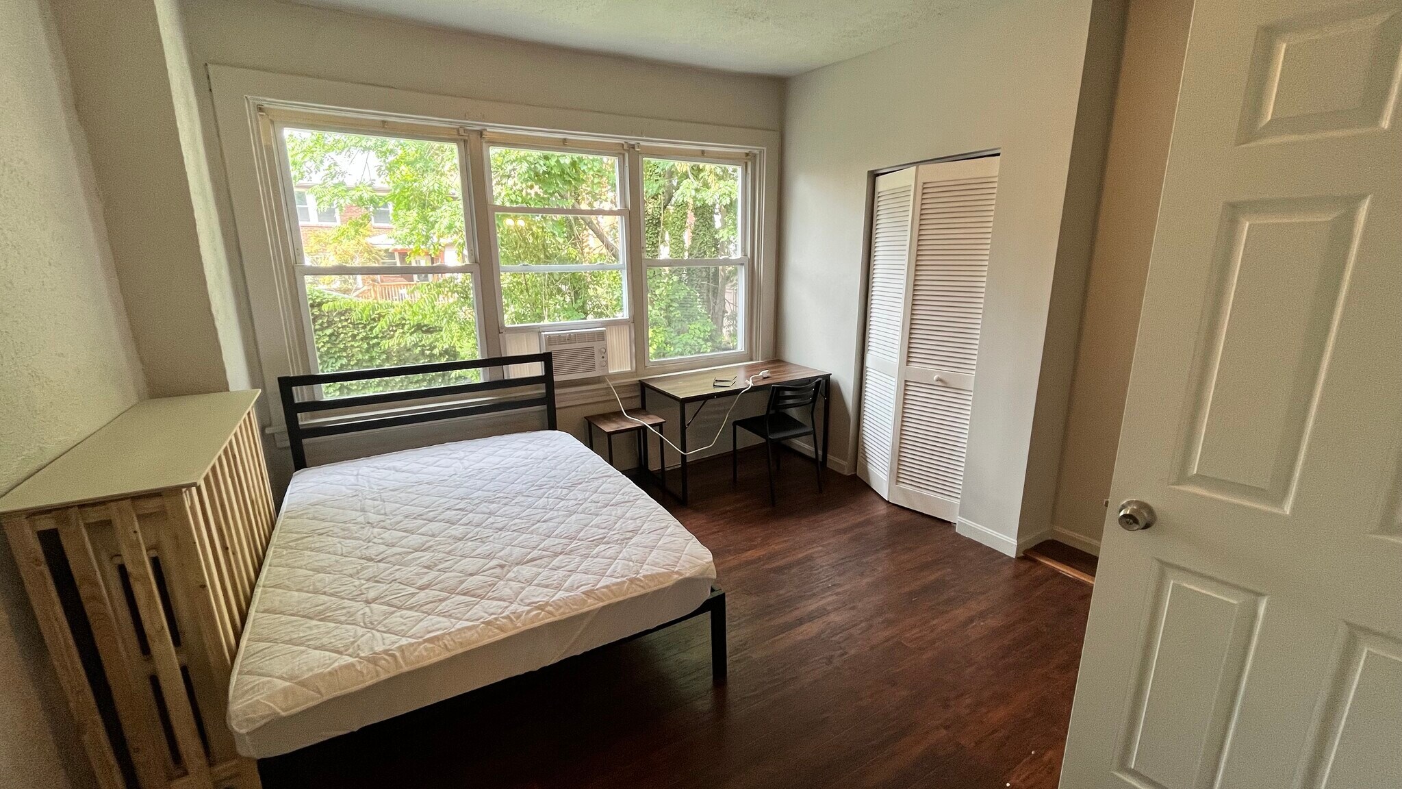 Building Photo - 5847 Nicholson St