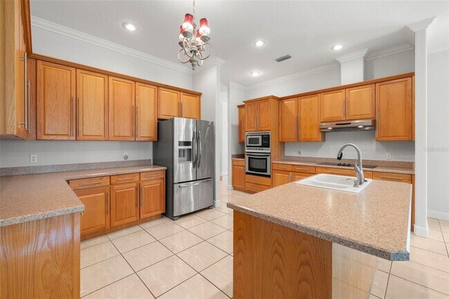 Building Photo - 3916 Valrico Grove Dr