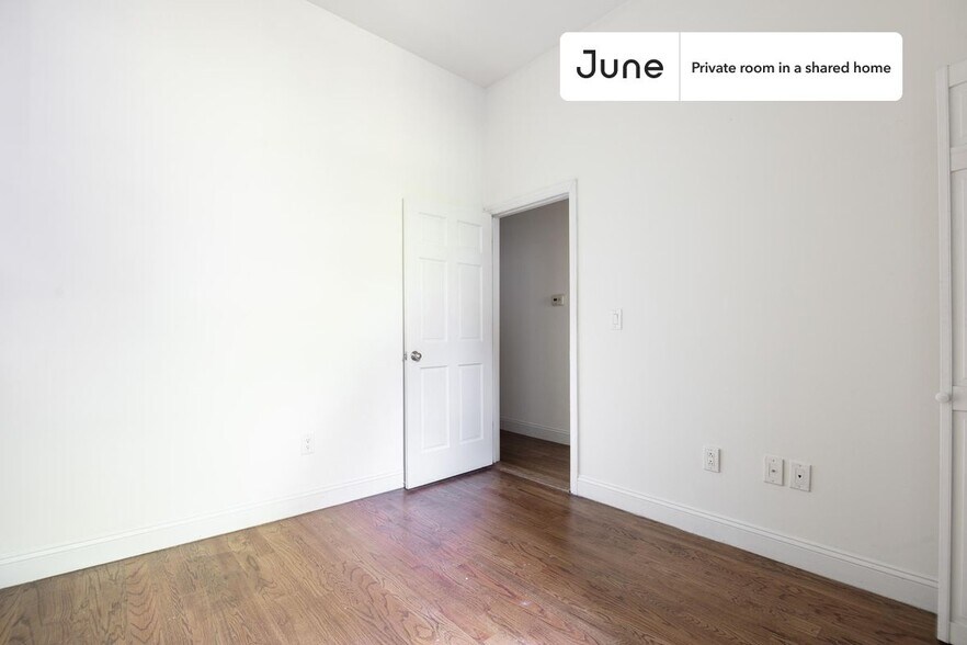 Building Photo - Room in Shared 4 bed/1 bath home