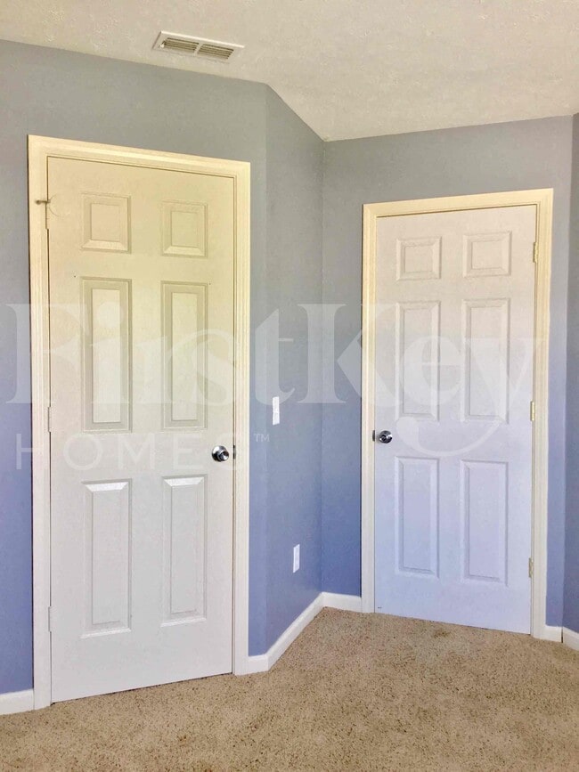 Building Photo - 10703 Regis Ct