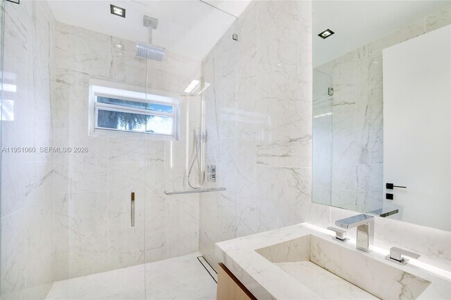 Building Photo - 431 Layne Blvd