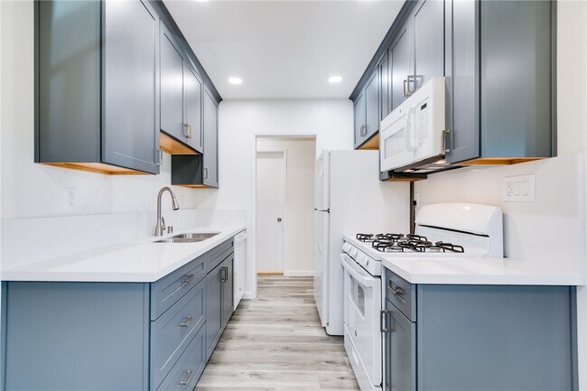 Building Photo - 951 S Idaho St