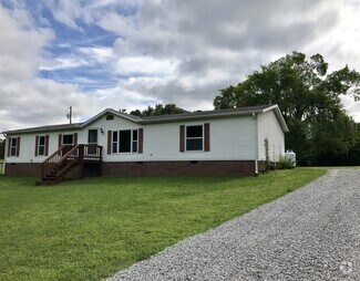 Building Photo - Welcome to this Spacious 3 Bedroom, 2 Bath...
