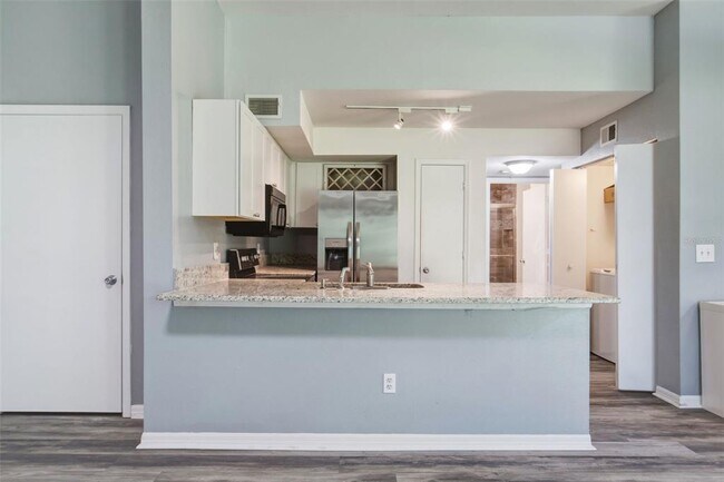 Building Photo - 7250 Westpointe Blvd