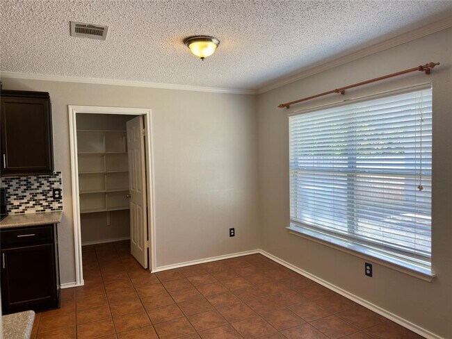 Building Photo - 3640 Bass Loop