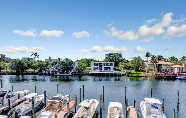 Building Photo - 210 Captains Walk