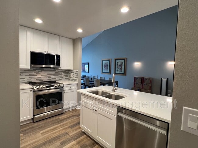 Building Photo - 5978 EP True Pkwy