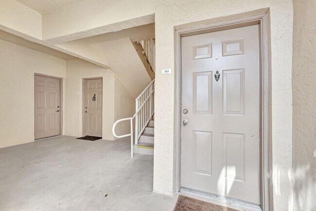 Building Photo - 2060 Greenview Shores Blvd