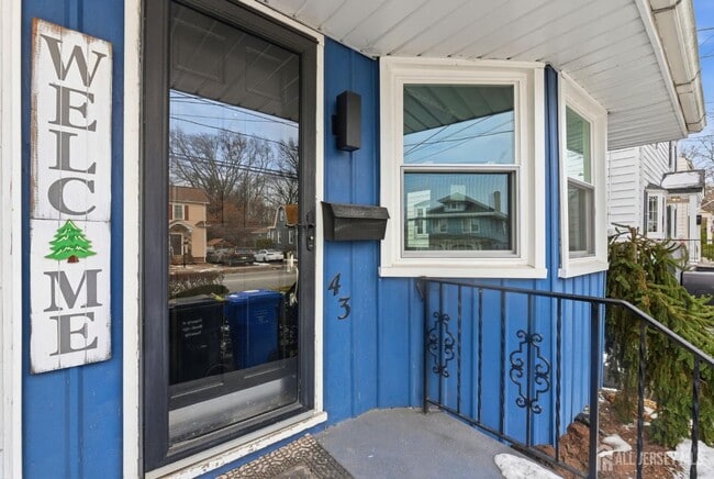 Building Photo - 43 Freeman St