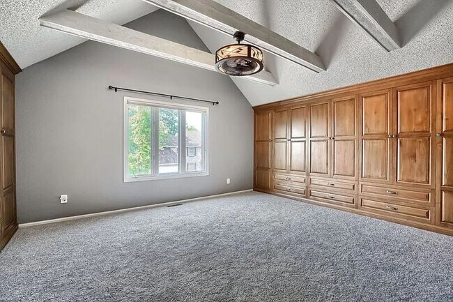 Building Photo - August 2026 Lakewood 5 Bedroom 2.5 Bathroom House with HUGE Backyard