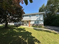 Building Photo - Spacious Townhouse in Greenfield!