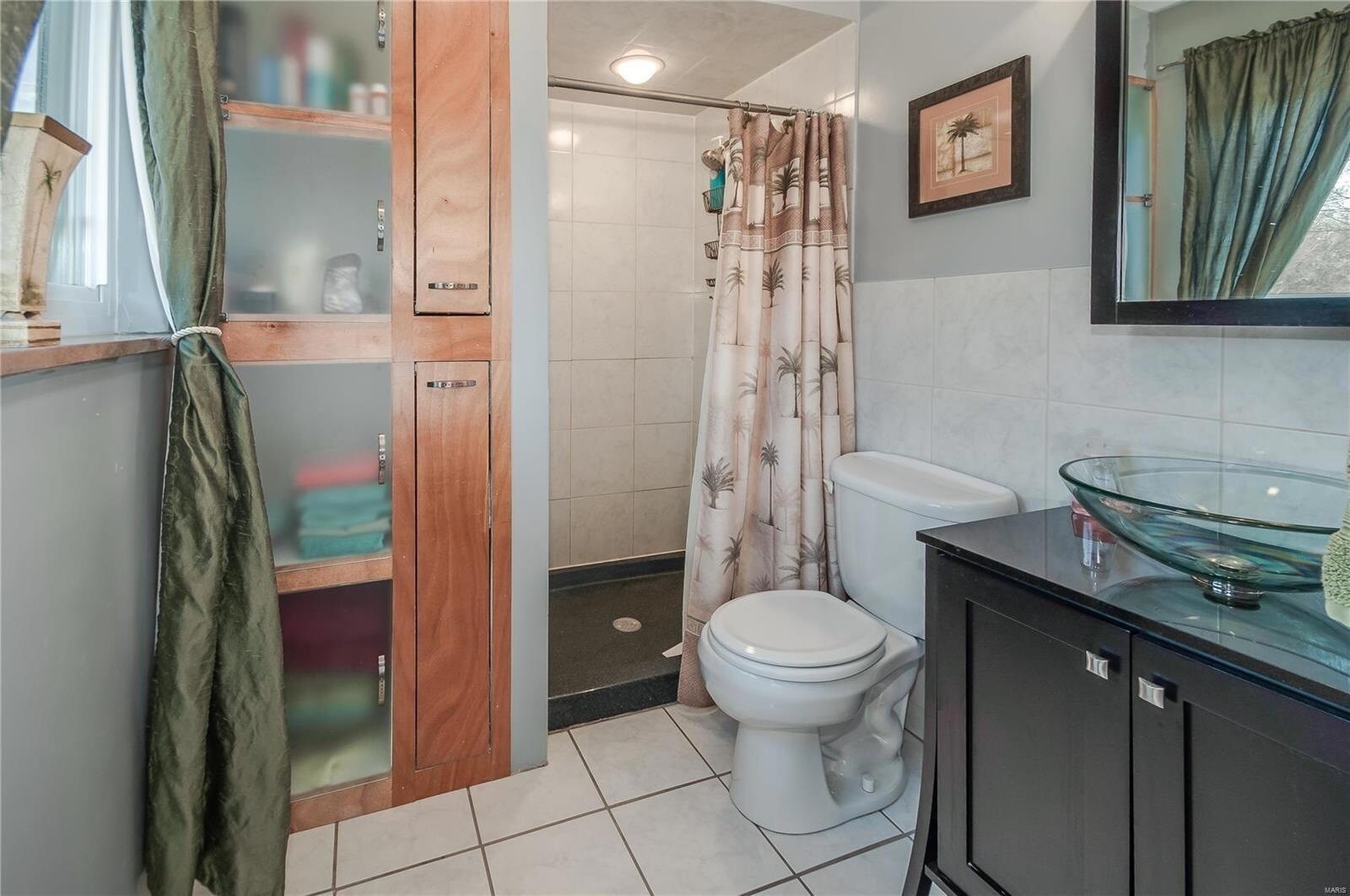 Master Bathroom - 9030 Old Bonhomme Rd