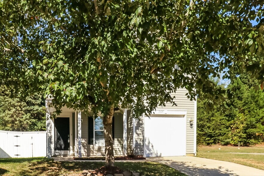 Building Photo - 2604 Dapple Ct