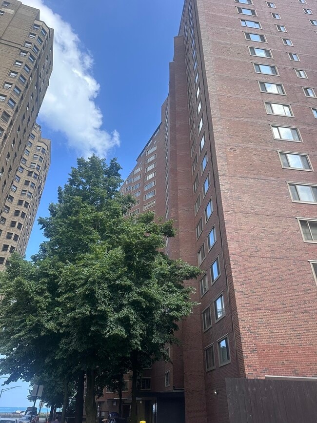 Primary Photo - 1360 N Lake Shore Dr