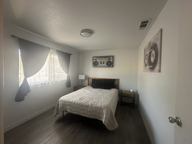 Building Photo - 1503 El Monte Ave