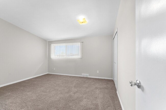 Building Photo - 24575 Kelly Rd