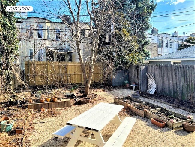 Building Photo - 543 76th St