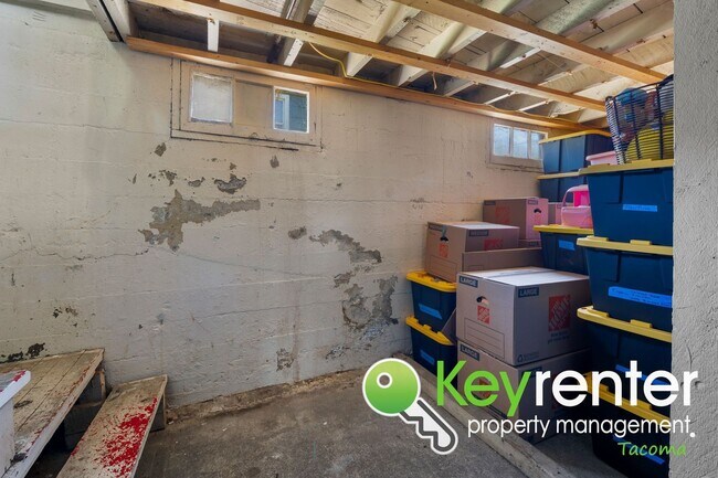 Building Photo - Remodeled Tacoma Gem with Private Yard, Ga...