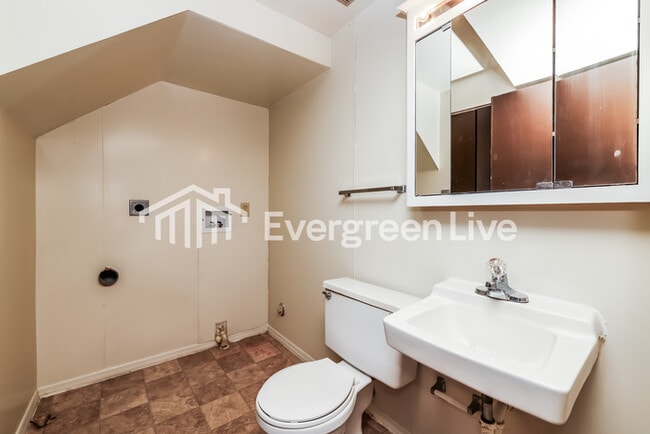 Building Photo - 4743 Taylorsville Rd