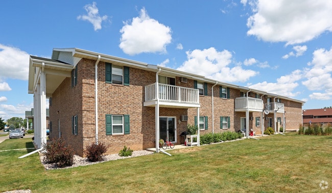 Primary Photo - Colonial Court Apartments