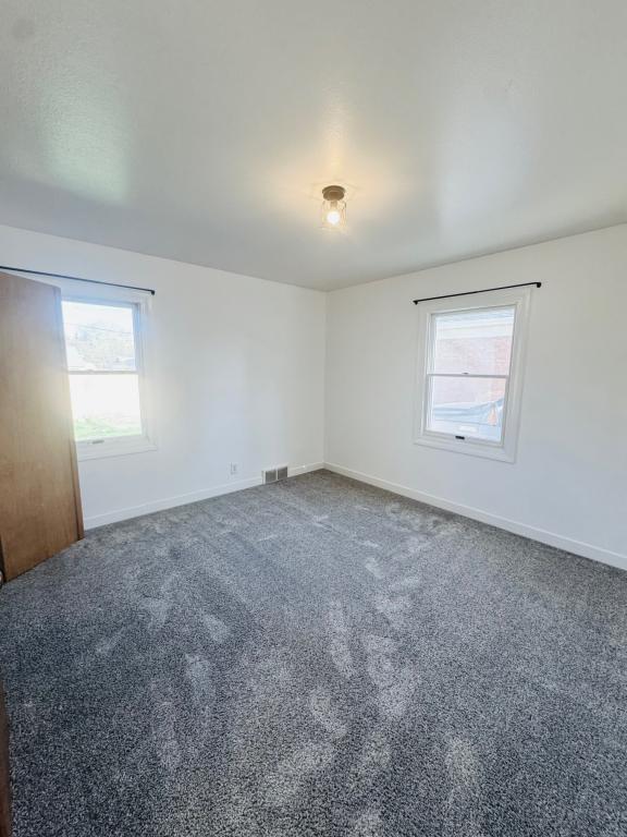 Building Photo - 410 Holbrook Dr